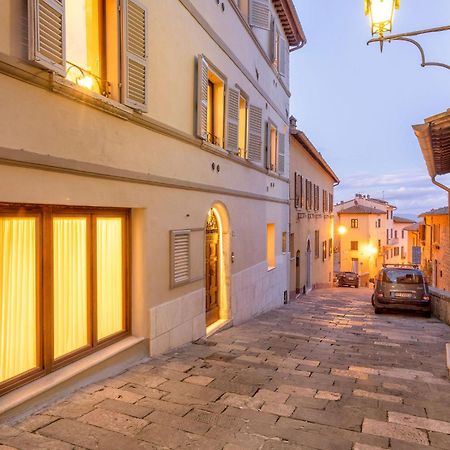 Palazzo Falcinelli Luxury Room In Montepulciano Center With Air Conditioning And Elevator Екстериор снимка