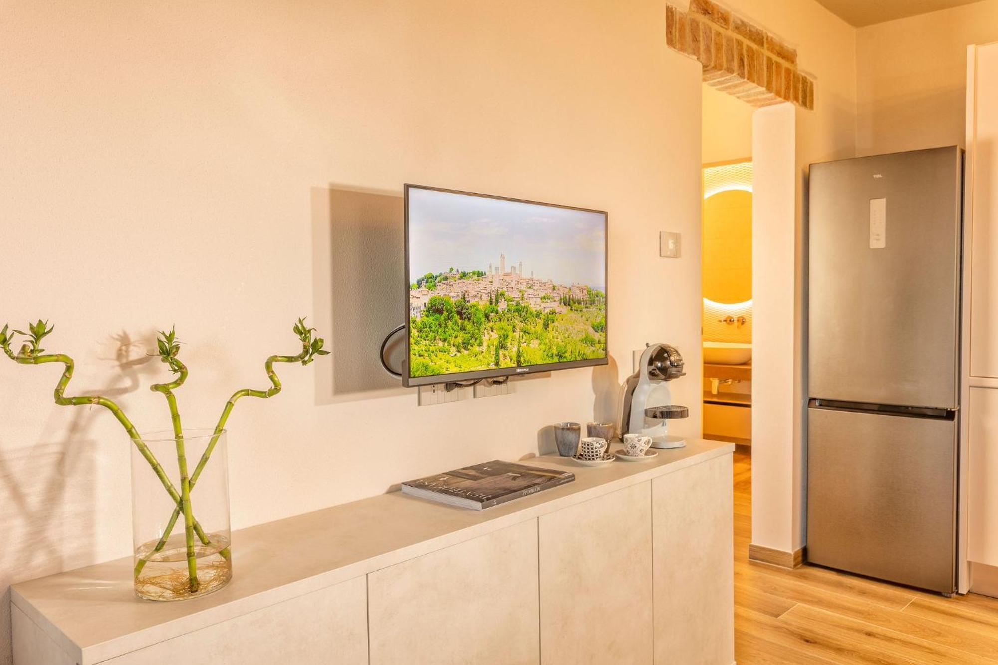 Palazzo Falcinelli Luxury Room In Montepulciano Center With Air Conditioning And Elevator Екстериор снимка