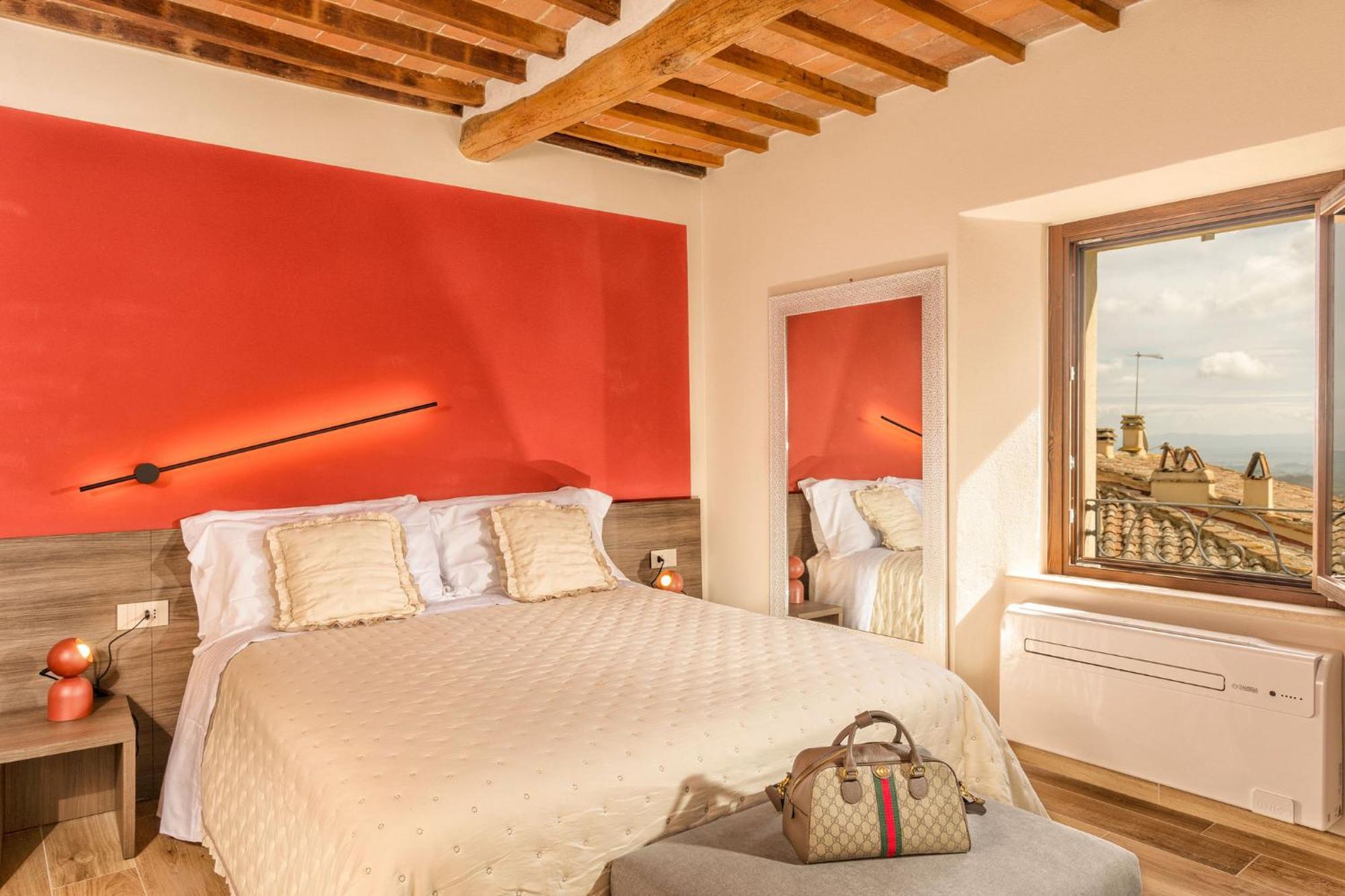 Palazzo Falcinelli Luxury Room In Montepulciano Center With Air Conditioning And Elevator Екстериор снимка
