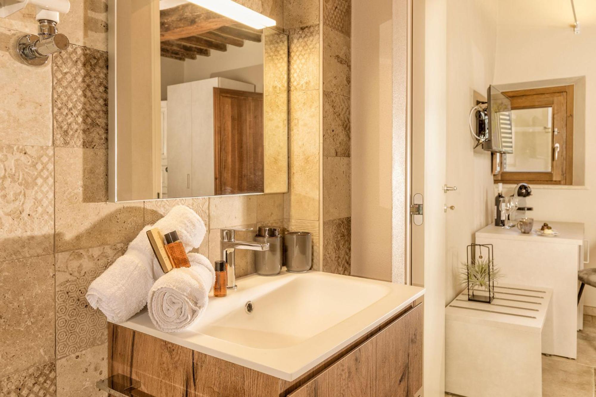 Palazzo Falcinelli Luxury Room In Montepulciano Center With Air Conditioning And Elevator Екстериор снимка
