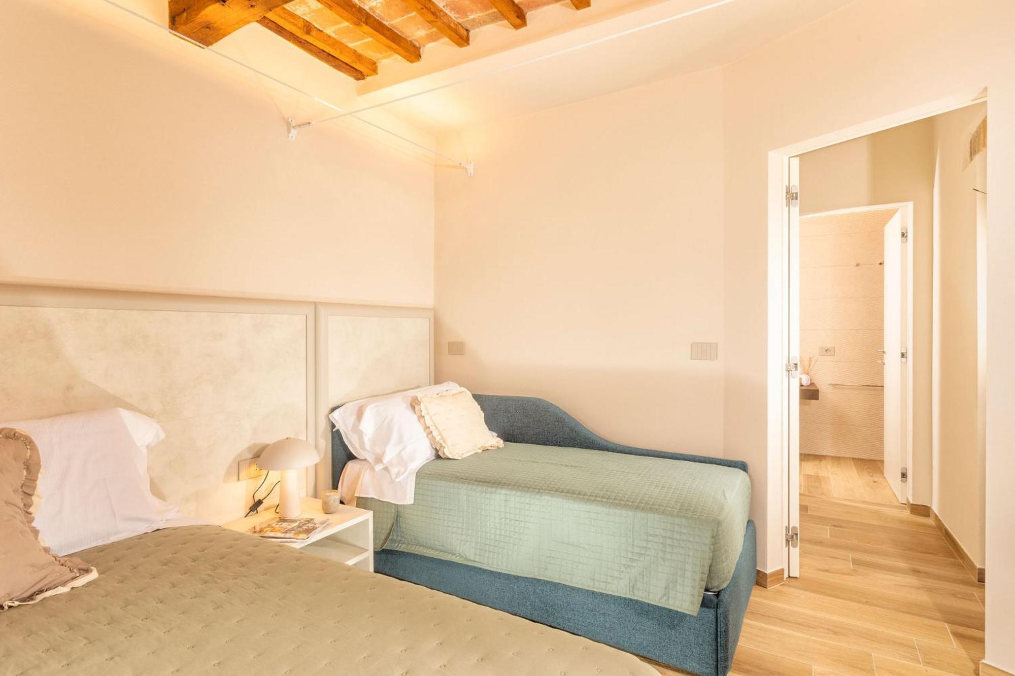 Palazzo Falcinelli Luxury Room In Montepulciano Center With Air Conditioning And Elevator Екстериор снимка