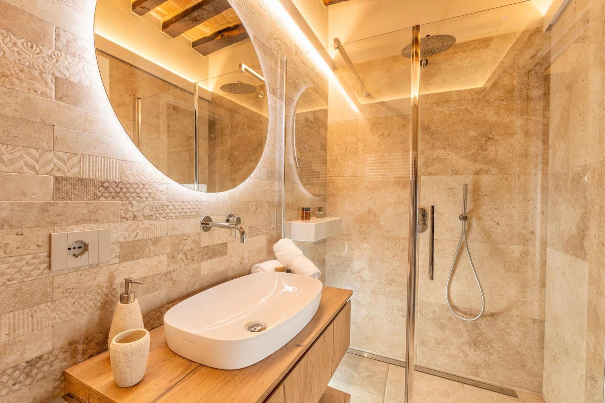 Palazzo Falcinelli Luxury Room In Montepulciano Center With Air Conditioning And Elevator Екстериор снимка
