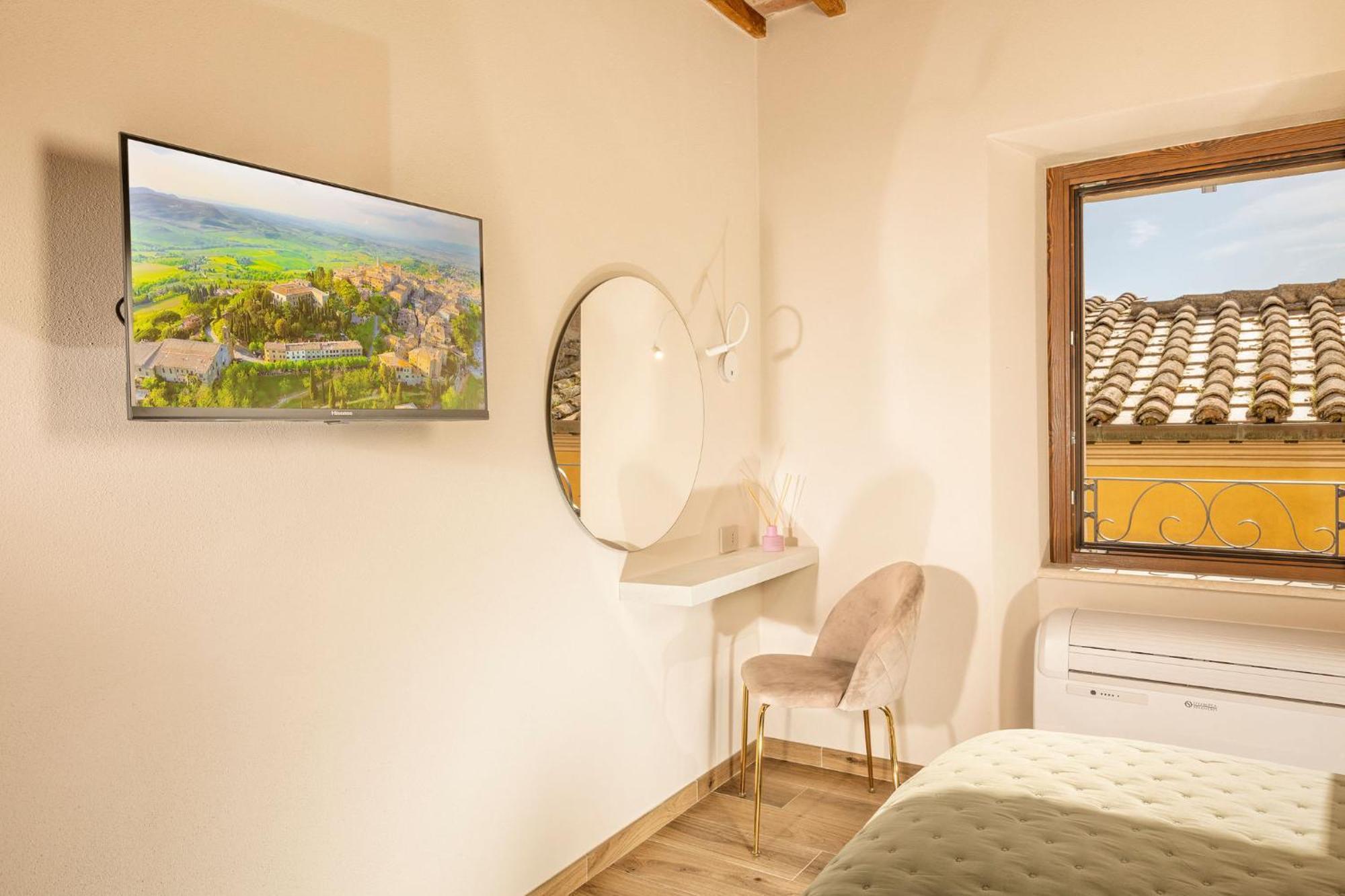 Palazzo Falcinelli Luxury Room In Montepulciano Center With Air Conditioning And Elevator Екстериор снимка