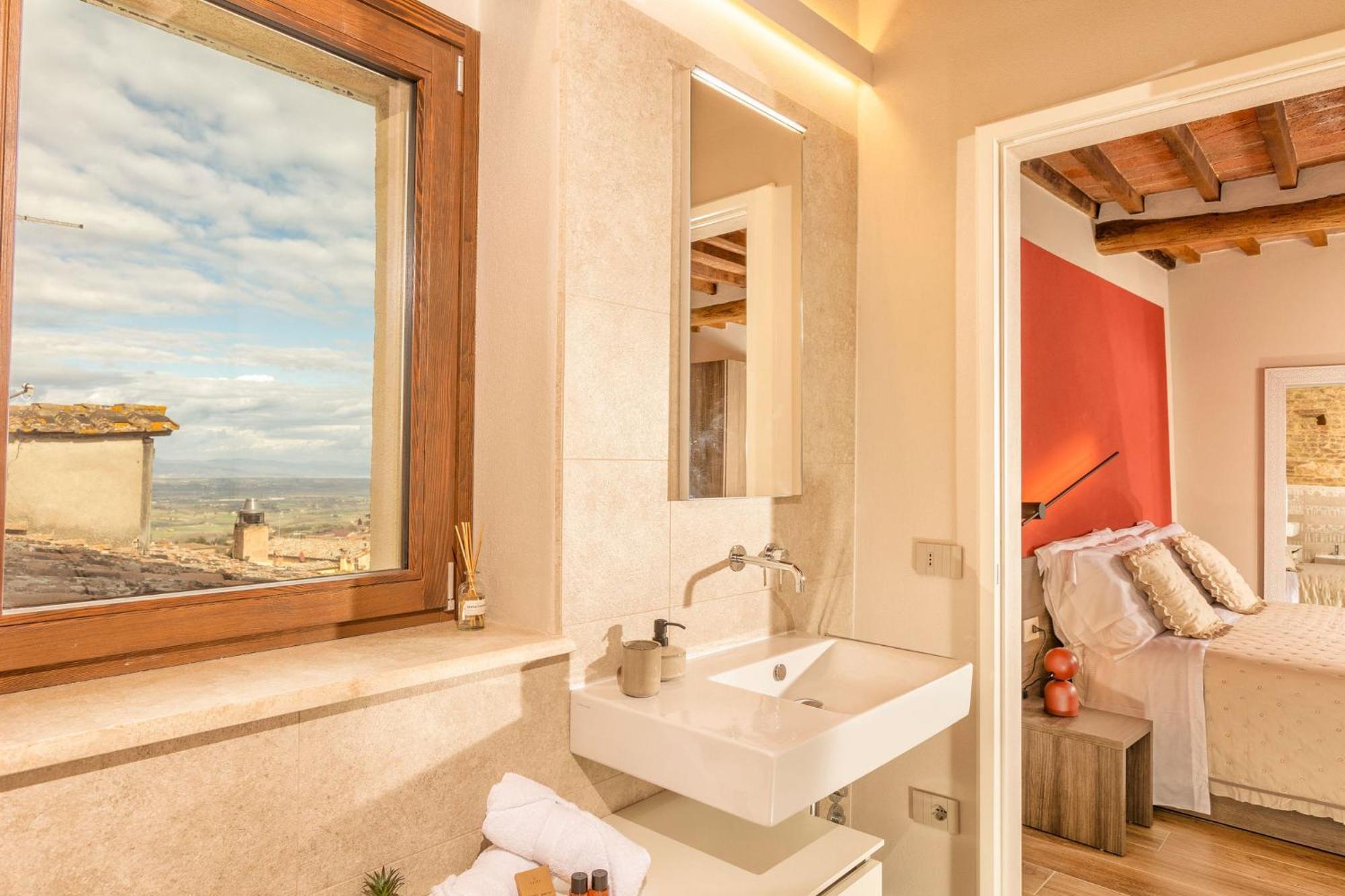 Palazzo Falcinelli Luxury Room In Montepulciano Center With Air Conditioning And Elevator Екстериор снимка